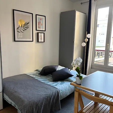 Bright Apartment Paris